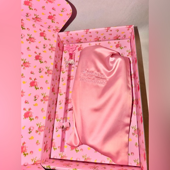 Stanley x LoveShackFancy 30oz Tumbler - Picture 3 of 3